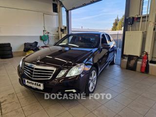 Mercedes-Benz Třídy E 3.0, ČR sedan