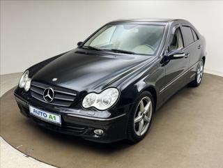 Mercedes-Benz Třídy C 3,0 320CDI V6 AT KŮŽE SERVIS sedan