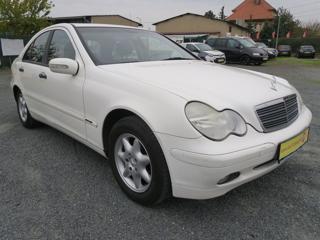 Mercedes-Benz Třídy C MB C180 KS 105kW NEHAVAROVANÉ sedan