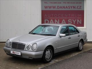 Mercedes-Benz Třídy E 2,0 E200 51200 KM! TOP STAV sedan