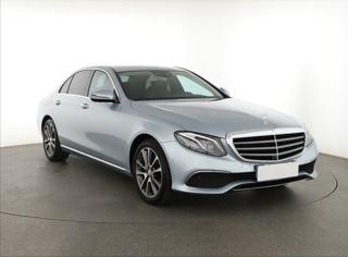 Mercedes-Benz Třídy E E 200 4MATIC 135kW sedan