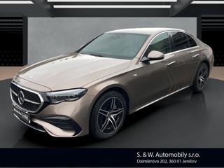 Mercedes-Benz Třídy E E 300 de 4MATIC sedan