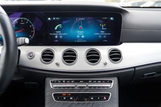 Mercedes-Benz Třídy E E 200 4Matic AMG/LED/360/ČR sedan - Foto 5