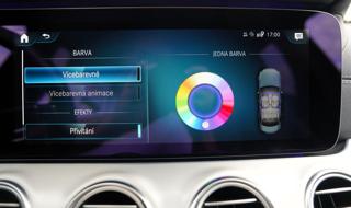 Mercedes-Benz Třídy E E 200 4Matic AMG/LED/360/ČR sedan - Foto 39