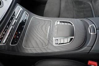 Mercedes-Benz Třídy E E 200 4Matic AMG/LED/360/ČR sedan - Foto 9