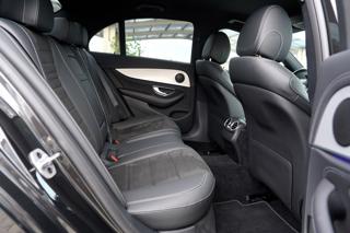 Mercedes-Benz Třídy E E 200 4Matic AMG/LED/360/ČR sedan - Foto 33