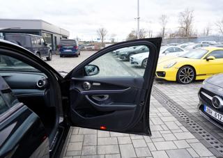 Mercedes-Benz Třídy E E 53 AMG 4Matic+/440PS sedan - Foto 19