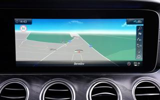 Mercedes-Benz Třídy E E 53 AMG 4Matic+/440PS sedan - Foto 34