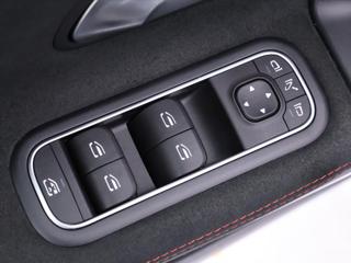Mercedes-Benz Třídy A 1,3 A 250 e DCT 118kW CZ sedan - Foto 16