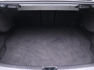Mercedes-Benz Třídy A 1,3 A 250 e DCT 118kW CZ sedan - Foto 10