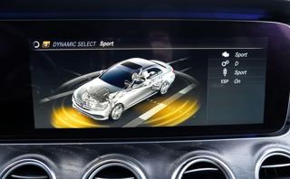 Mercedes-Benz Třídy E E 53 AMG 4Matic+/440PS sedan - Foto 40