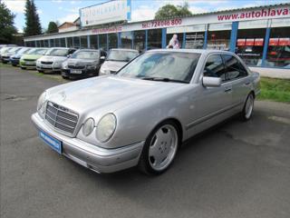 Mercedes-Benz Třídy E 3,2 E 320 Elegance Automat sedan