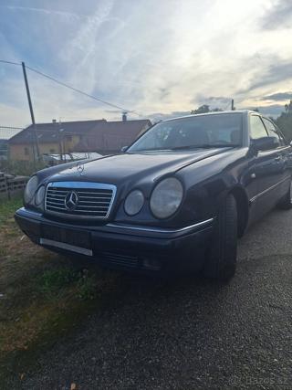 Mercedes-Benz Třídy E 2,0   290 TD sedan