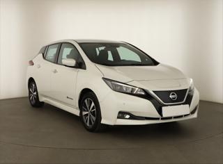 Nissan Leaf 40 kWh 110kW hatchback