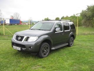 Nissan Pathfinder 2.5 dCi XE 7 míst SUV