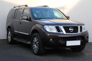 Nissan Pathfinder 2.5 DCi, ČR SUV