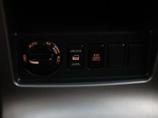 Nissan Pathfinder 2,5 dCi 126kW Automat 4WD CZ SUV - Foto 22