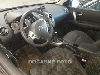 Nissan Qashqai 2.0i SUV