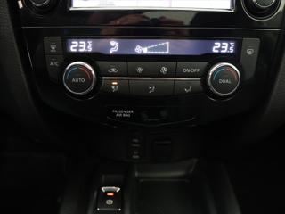 Nissan X-Trail 1,6 dCi 96kw 4WD Kůže Panorama SUV - Foto 25