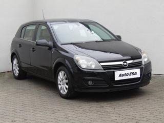 Opel Astra 1.4 16V, 1.maj, ČR hatchback