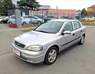 Opel Astra 1,6 i hatchback