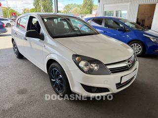 Opel Astra 1.4i hatchback