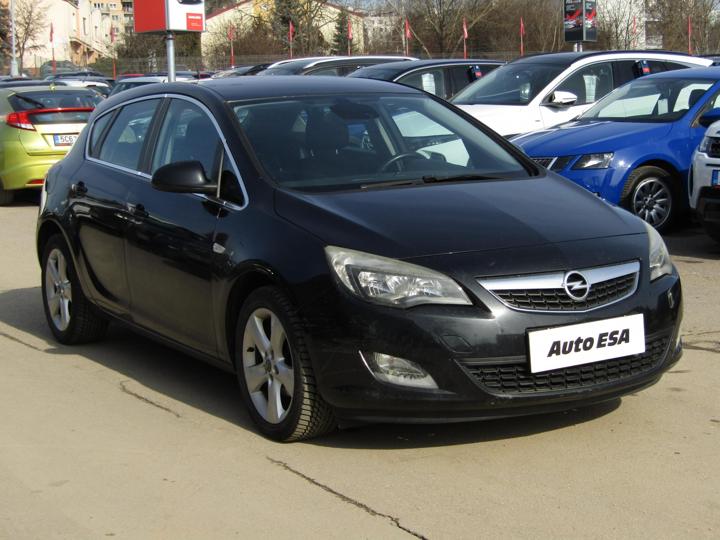Opel Astra - ilustrační obrázek