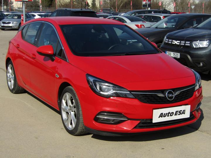 Opel Astra - ilustrační obrázek
