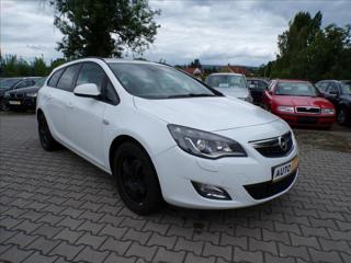 Opel Astra 1,7 CDTi 96KW  XENONY kombi