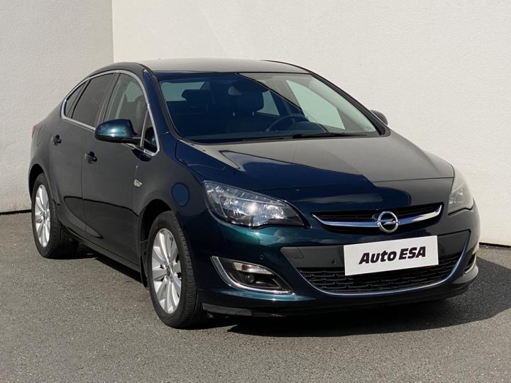 Opel Astra - ilustrační obrázek