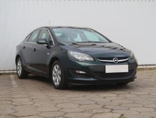 Opel Astra 1.4 T 103kW sedan