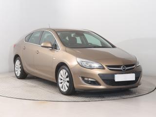 Opel Astra 1.6 16V 85kW sedan