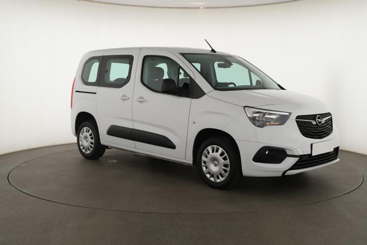 Opel Combo - ilustrační obrázek