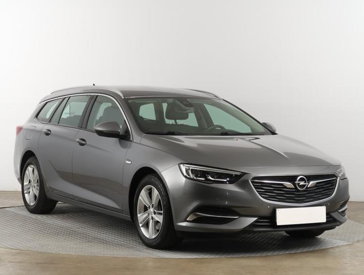 Opel Insignia - ilustrační obrázek