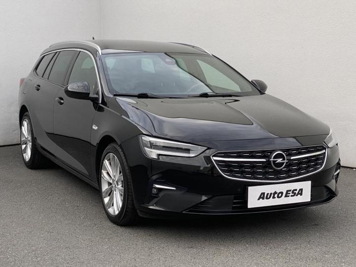 Opel Insignia - ilustrační obrázek
