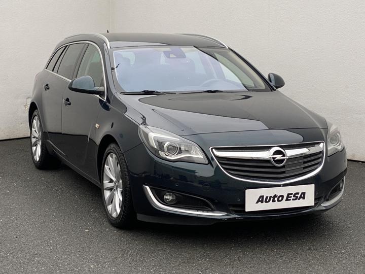 Opel Insignia - ilustrační obrázek
