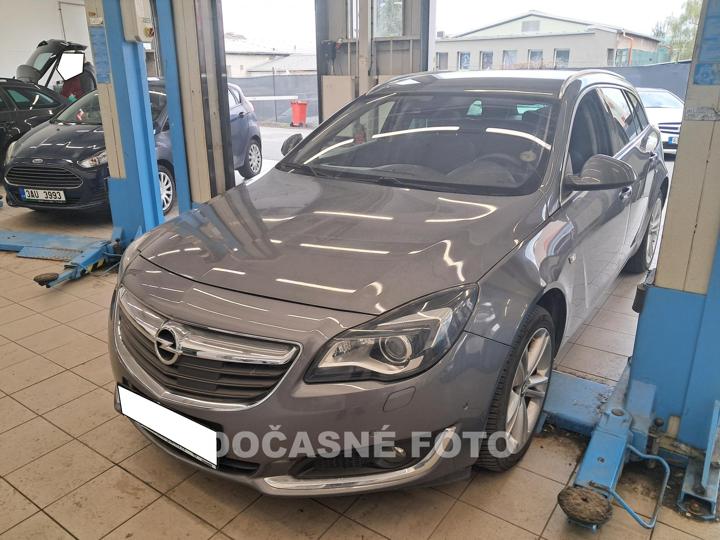 Opel Insignia - ilustrační obrázek