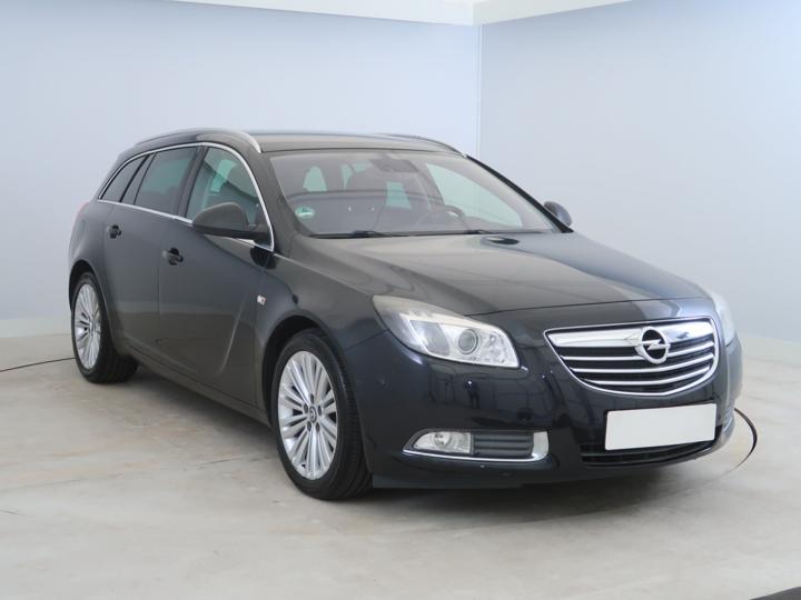 Opel Insignia - ilustrační obrázek