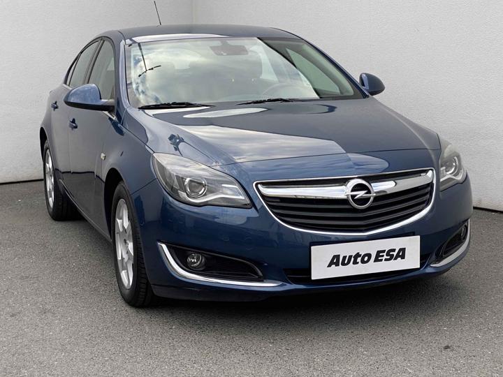 Opel Insignia - ilustrační obrázek