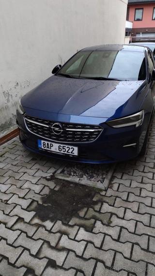 Opel Insignia 2021 sedan