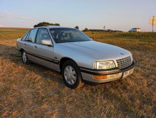 Opel Senator 2,9   Automat 115kW, po renovaci sedan