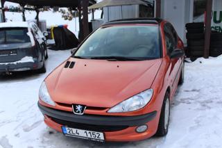 Peugeot 206 1.1 44 kW serv. knížka hatchback