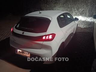 Peugeot 208 1.2PT, 1.maj, Serv.kniha, ČR hatchback