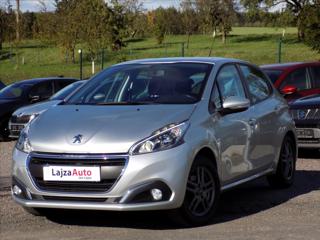 Peugeot 208 1,2 PT 30tis. km,koup.ČR,1.maj hatchback