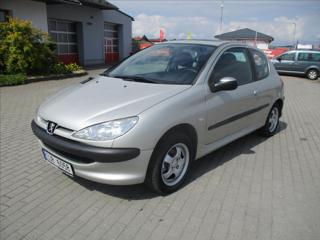 Peugeot 206 1,1 i 44kw Tažné hatchback