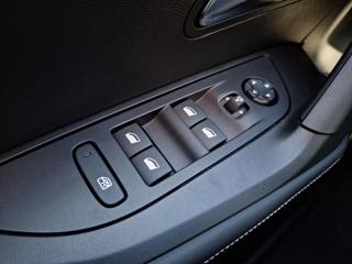Peugeot 2008 ALLURE 1.2 TURBO 100k MAN6 SUV - Foto 9