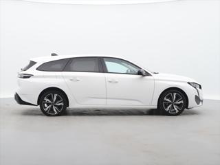 Peugeot 308 1,2 PT 96kW Allure 1.Maj. DPH CZ kombi - Foto 8