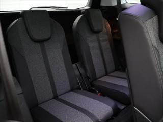 Peugeot 5008 1,2 PT 96kW Allure PANO 7-míst SUV - Foto 16