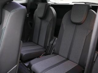Peugeot 5008 1,2 PT 96kW Allure 7-Míst DPH SUV - Foto 17