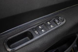 Peugeot 5008 2010, 1598 ccm, 115 kW, benzin SUV - Foto 24